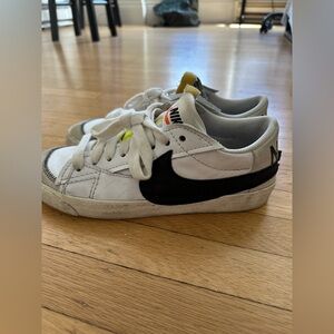 Nike Blazer Jumbo Swoosh Low